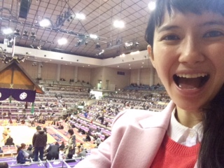「九州で行なわれた11月場所も観戦しました! 間近で見ると力士たちの肌の色つやまで確認できます」と語る市川紗椰