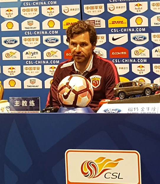 かつてチェルシーなどを率いた上海上港のビラス・ボアス監督