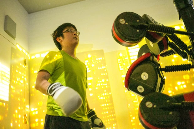  次々シーンの変わる映像に、ゲームのキャラ気分