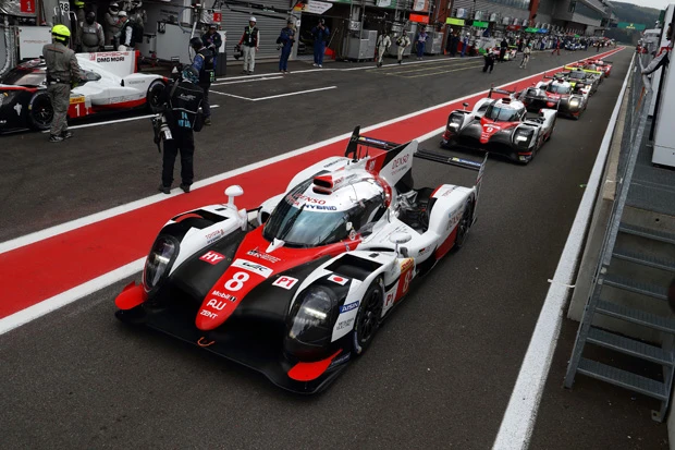 今年が６回目のル・マン挑戦となる中嶋一貴は８号車を担当。２０１４年のル・マンでは予選ポールポジションも獲得している。今年は悲劇のヒーローから表彰台の頂点を目指す！