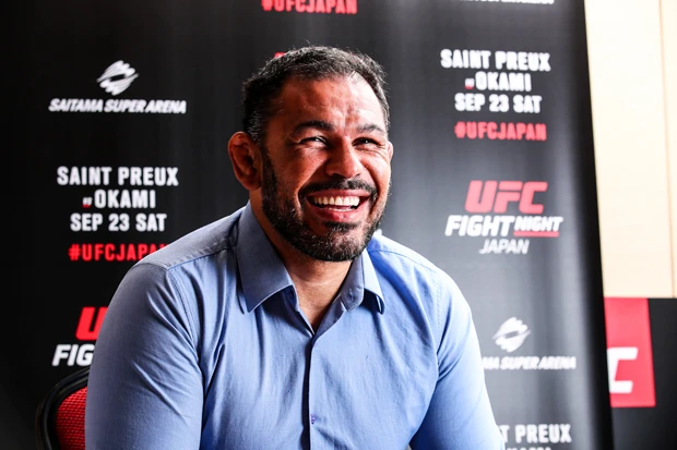 現在はUFCの選手をサポートする仕事をしながら、リオ・デ・ジャネイロで恋人とフレンチレストランを経営しているという