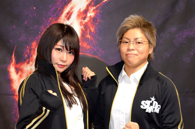 「スターダム」に揃って入団した花月(右)と中野たむ(左)