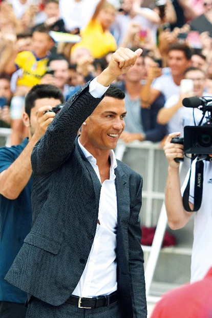 超ビッグ契約でクリスティアーノ・ロナウドがユベントスへ移籍。イタリア現地はロナウドフィーバー！