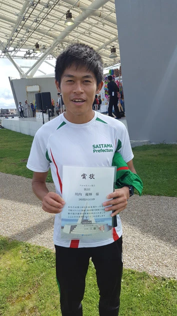「日本最北端わっかない平和マラソン」を２位で終えた川内優輝氏