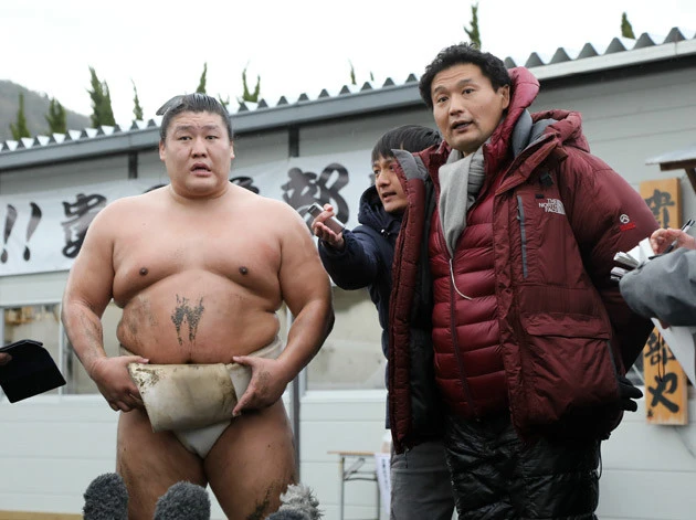 「取り返しのつかないことをしてしまいました」有力後援者が明かす、貴ノ岩から受けた涙の引退報告