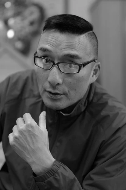 錣山部屋の師匠、元関脇の寺尾。