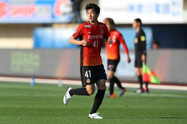 菅原由勢(名古屋グランパス) 今季、稲本潤一(現・コンサドーレ札幌)に次ぐ史上2番目の若さ(17歳7ヵ月27日)でJ1開幕戦に先発出場。ここまで好調な名古屋を最終ラインから支える。