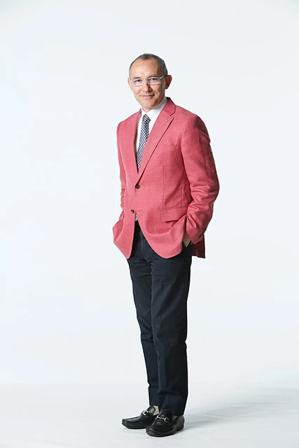 世間にあまり知られていないサッカーの指導者研修会を宮澤ミシェルが紹介「ロベルト・マルチネス監督のインタビューが興味深かったよ」