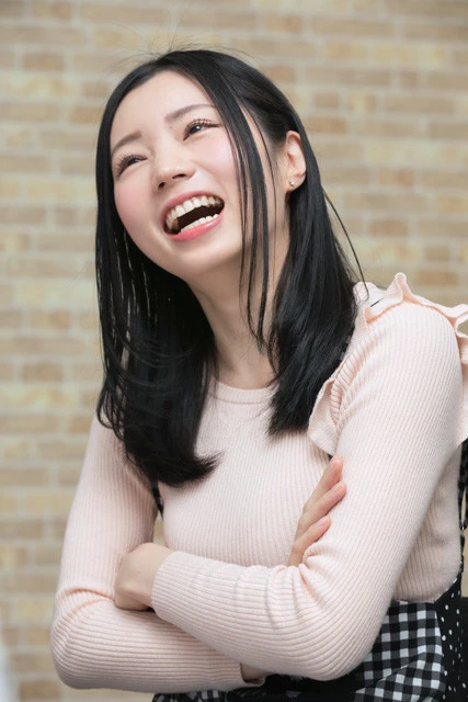 競馬番組のＭＣとしても活躍する美白スレンダー・白河優菜。普段は本命党ながら、桜花賞はシゲルピンクダイヤを熱烈支持！