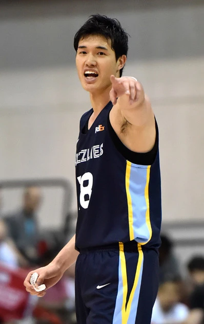 昨季NBAデビューを飾った渡邊は、持ち味であるディフェンス、攻撃でも積極性が光った。NBA本契約を勝ち取るために、好調なままシーズンを迎えたい