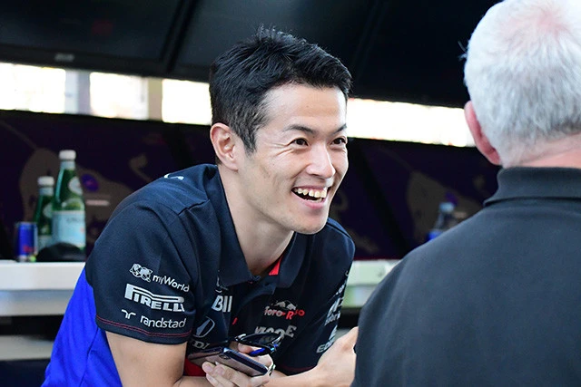 昨年の全日本スーパーフォーミュラ、SUPER GT(GT500クラス)のチャンピオンの山本尚貴選手が金曜日のフリー走行1回目でF1マシンを初ドライブ(撮影/池之平)