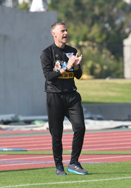 鳥栖のカレーラス新監督。現役時代に在籍したアトレティコ・マドリードではトーレスとプレー