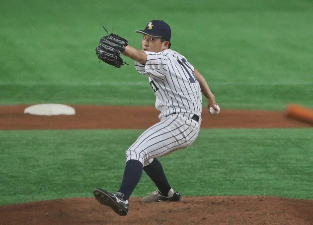 身長173cmと小柄な宮崎産業経営大の杉尾だが、140キロ台のストレートの伸びは抜群。投球術でもスカウト陣をうならせ、大学日本代表選考合宿に追加招集された