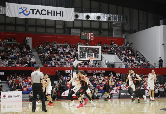 各会場の収容人数は、キャパシティの50%まで。チケット売り上げの減少が予想されるなか、それを補う策をどれだけ講じることができるか