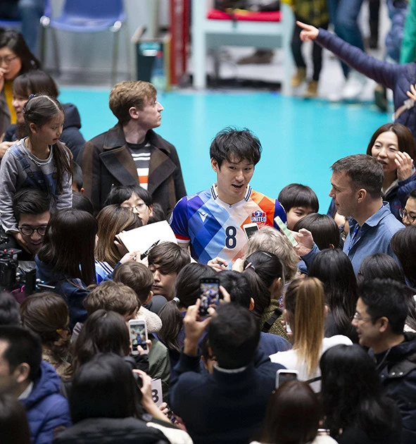 バレーは女性人気が高く、ドイツにも日本から多くのファンが観戦に訪れるが、柳田は「男性ファンも必要なんです」と語る