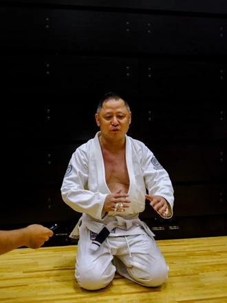 試合の感想を語る嶋田先生