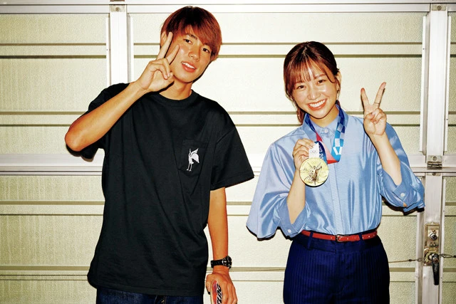 「よかったら、かけてみますか？」と、堀米の厚意で実現したフランクな２ショット