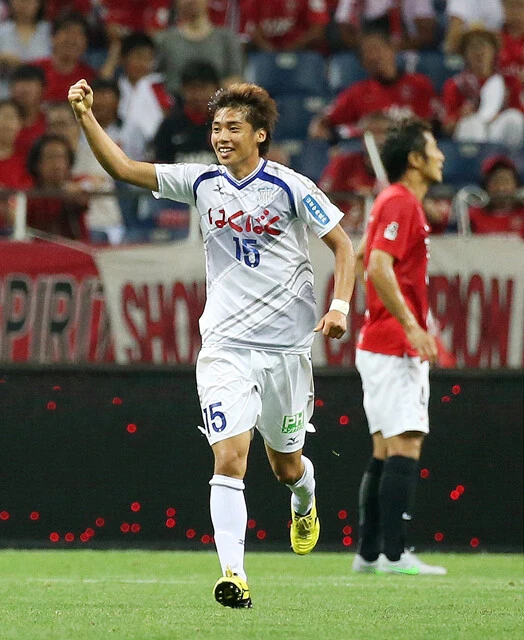 2015年に甲府でJデビュー。その後、柏で一気に頭角を現し、19年にベルギーのヘンクに移籍