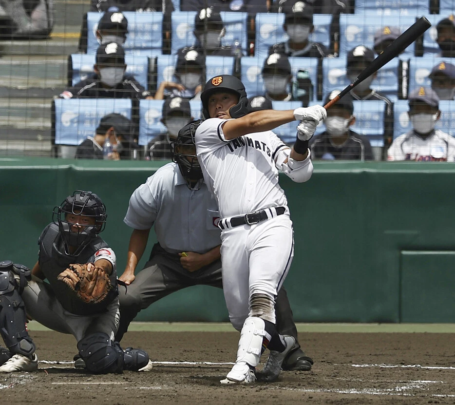 今大会では3試合で3本塁打。高校通算67本塁打を記録した浅野翔吾(高松商・香川)