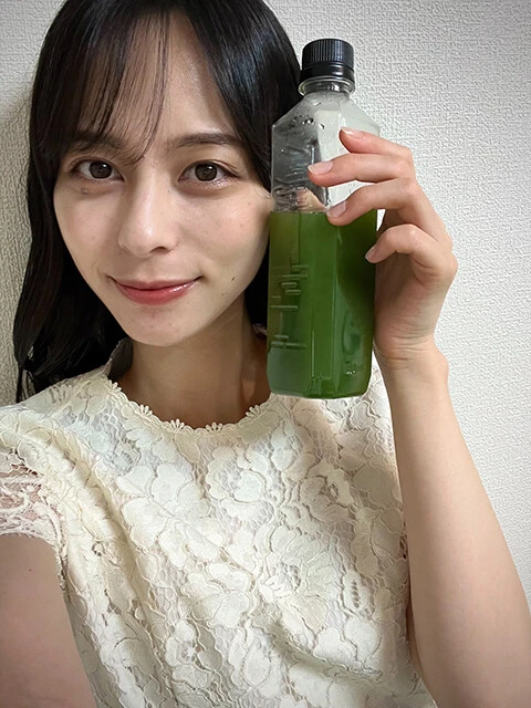 最近の現場では青汁を欠かさず。皆様も季節の変わり目と、飲み過ぎ食べ過ぎには気をつけて！