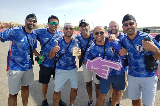 ドイツ戦勝利のインパクトは大きかった！　コスタリカ戦の会場には、日本のユニフォーム（ただし、現地で売られている激安のニセモノ）姿の外国人が急増した