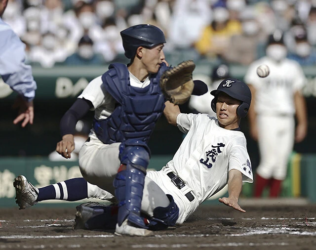 松尾汐恩(大阪桐蔭高) 遊撃手経験もあり、フットワークが軽い