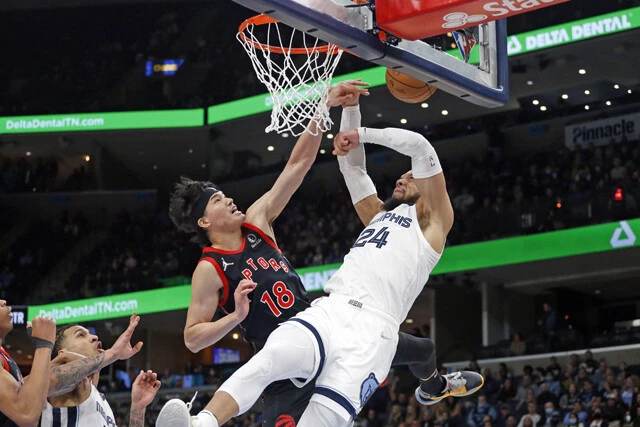 ラプターズの渡邊は、昨年中こそ攻守で活躍していたものの、プロトコル入りした年明けから調子が下降気味。後半戦で巻き返せるか