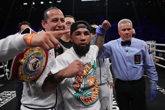 《WBC1位》ルイス・ネリ(メキシコ) 1994年生まれ。2017年の山中慎介戦で禁止薬物が検出され、翌年の再戦では体重超過で王座剥奪。20年にスーパーバンタム級に転向しWBC王座獲得。翌年陥落した後、2連勝。33勝(25KO)1敗