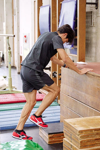 この日は雨天のため、昨年まで在籍していた順天堂大学の室内トレーニング場で体幹・筋力トレーニングを中心にメニューを消化した