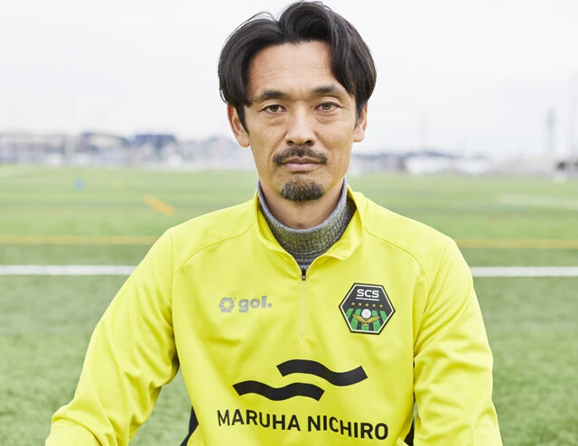 SC相模原は「エナジーフットボール」というコンセプトを掲げ、常にゴールへ向かい続け、目先の勝利だけでなく観客に高揚感を与えられるサッカーを目指すという