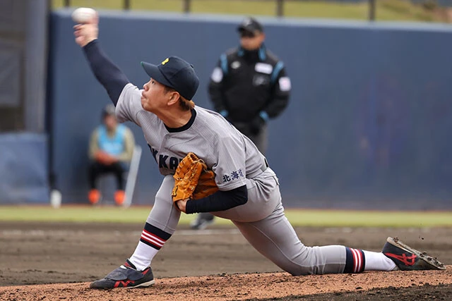 多和田真三郎（西武⇔六花亭（軟式）投手 30歳）15年ドラフト1位で西武に入団し、3年目に16勝で最多勝。ここ2年は軟式でプレー。「硬式でブルペンに入ったのは4回。今日も最初の投球練習では抜けましたが、元気な姿を見せようと」