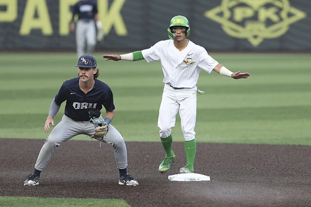 ホワイトソックスからドラフト指名された西田陸浮(右)も、東北高校を卒業後にアメリカに留学してチャンスをつかんだ
