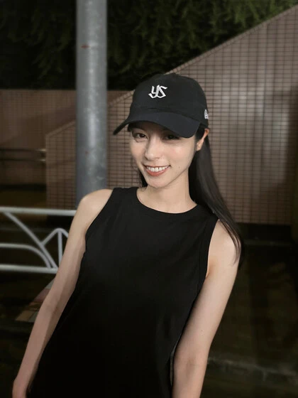 毎日暑いですね。毎日こんな格好をしている山本です。