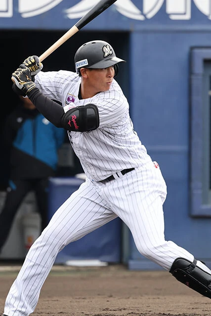 西川僚祐（ロッテ 外野手 21歳）地元・千葉県船橋市出身の高校通算55発の大砲も、1軍未出場のまま高卒3年目で戦力外。この日は田中健二朗から豪快な一発を放ち「強く振ることを心がけました」とコメント