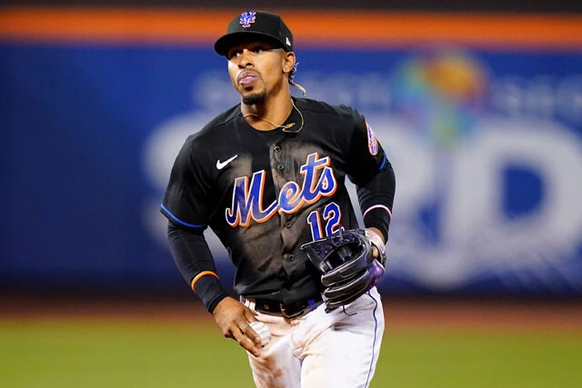 ●プエルトリコ代表 フランシスコ・リンドーア(29歳)/内野手/〈所属〉ニューヨーク・メッツ 広い守備範囲を誇るショートで、ゴールドグラブ賞を2度獲得。前回のWBCでも最優秀遊撃手に輝いた。スイッチヒッターで、2018年には38本塁打を記録するなど打撃はパワフル。180㎝、86㎏。右投げ両打ち