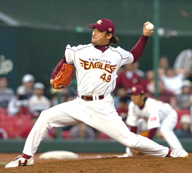 引退試合で「まだまだ投げたい！」と叫び指導者に。独立リーグ高知FD監督・吉田豊彦が明かす「楽天コーチ時代の後悔」