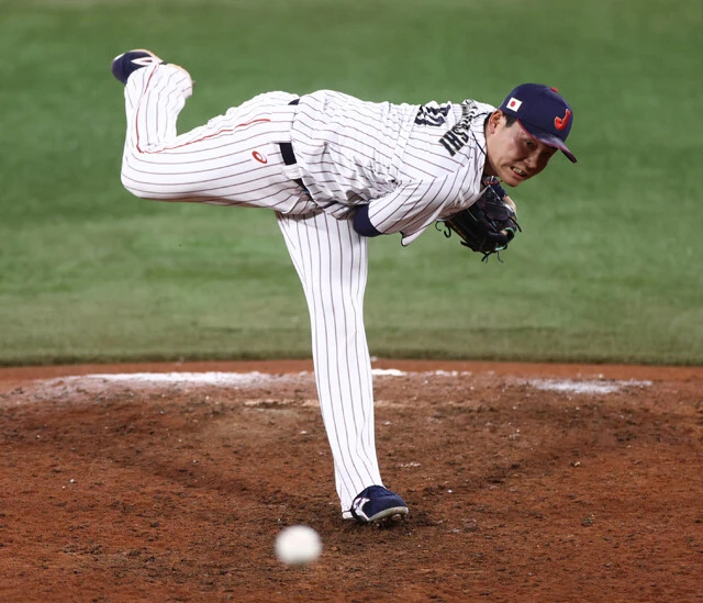 まだプロ3年目とは思えないマウンドさばきで、守護神の本命と目される栗林。東京五輪での実績も安心材料だ