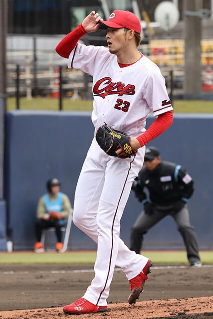 薮田和樹（広島 投手 31歳）17年に15勝3敗（最高勝率）でカープV2の立役者に。亜細亜大学の先輩・九里亜蓮（広島）、同期の山﨑康晃（DeNA）と共に〝亜細亜ボール〟（ツーシーム）の使い手