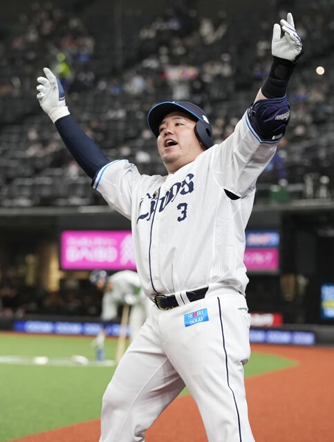 WBCでは主に代打待機となり、調整不足が懸念される西武・山川。帰国直後のオープン戦では元気に「どすこい」していたが、さてどうなる