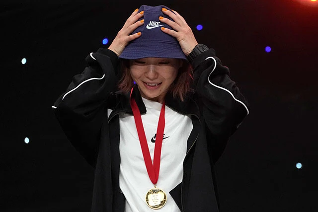 7月のアジア選手権の決勝も日本選手権決勝と同じ顔合わせに。AYUMIがAmiを破り、2冠を達成。日本のブレイキン界を牽引するふたりが表彰台の1位2位を独占した（写真／AP/アフロ）