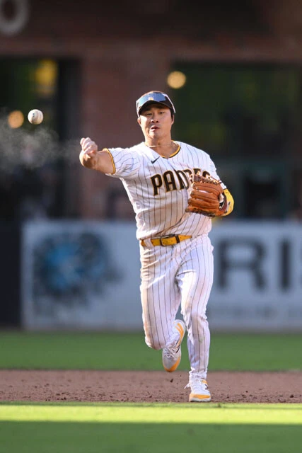 ●韓国代表 キム・ハソン(27歳)/内野手/〈所属〉サンディエゴ・パドレス 2020年にパドレスと契約し、昨季に130安打、11本塁打とブレイク。ショートの守備力が高く、2019年のWBSCプレミア12ではベストナインに選ばれた。同僚のダルビッシュについては「対決できるのは光栄」と語っている。175㎝、76㎏。右投げ右打ち