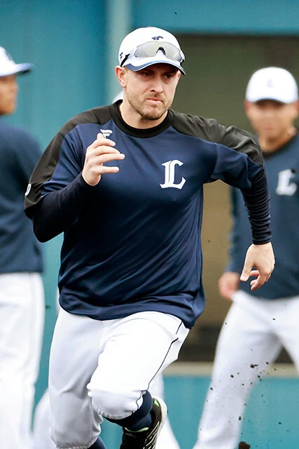 ■ペイトン　Mark Payton［西武］　 評 価【E】　 31歳／出身：アメリカ／前所属：ホワイトソックス　 外野手／左投左打／【年俸】8000万円　 メジャー通算40試合で打率1割6分4厘。「身長173㎝の巧打者タイプだが、正直言って非力。それなら日本人の若手有望株を使うべきでは」