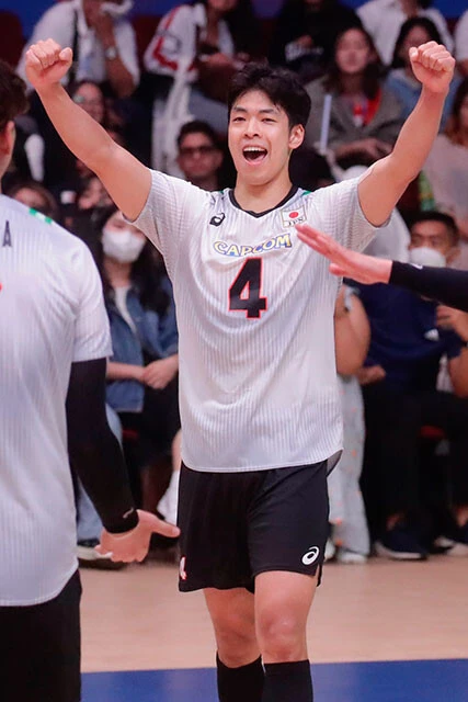 【OP4】パリ・バレー（フランス） 所属／宮浦健人／1999年2月22日生まれ（24歳）／身長190cm／体重87kg