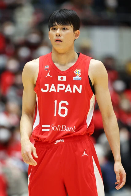 野球界の「令和の怪物」佐々木朗希がプロ1年目は体づくりに専念したように、金近も体づくりにこだわり、「練習生」として千葉ジェッツに加入した