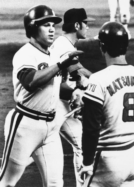 役立たずの大物メジャー助っ人に代わり、阪急ブレーブスを救った2番のバント職人