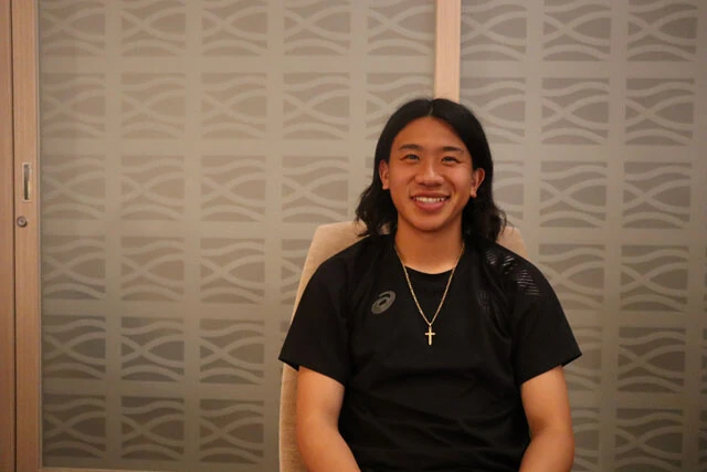 堂安律は昔からいつも美味しいところを持っていく...。"盟友"初瀬亮と何十回、何百回と掛け合った「俺らはもっとできる。このままやったらあかんよな」という言葉