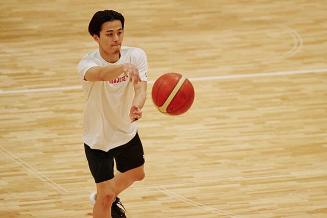 千葉ジェッツでの練習中の富樫