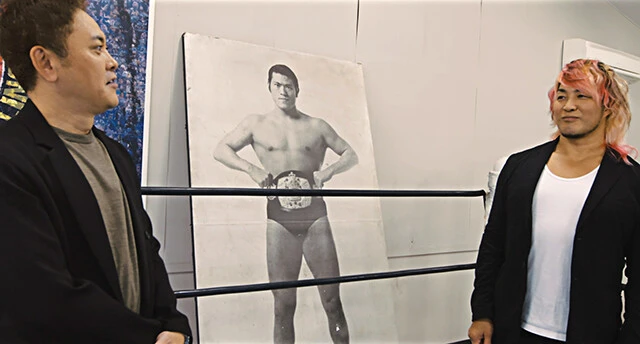 映画では猪木のパネルをめぐるエピソードについて、くりぃむしちゅー有田哲平が棚橋弘至に真相を聞く場面も。