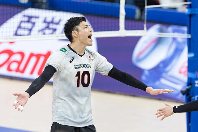 【MB10】東レアローズ 所属／髙橋健太郎／1995年2月8日生まれ（28歳）／身長201cm／体重93kg