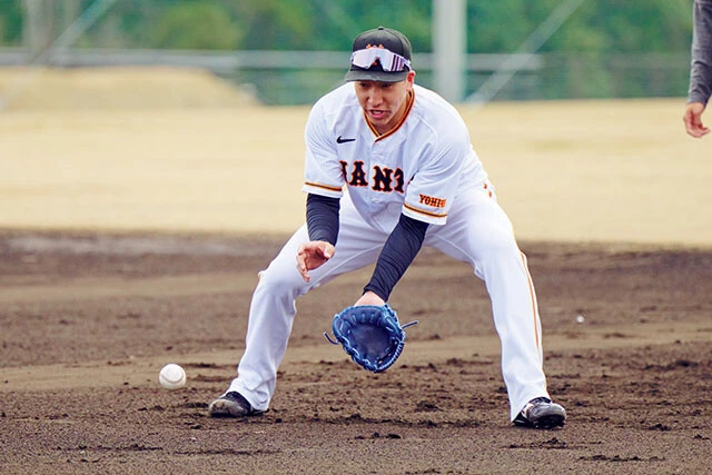 キャンプでの投内連係中は、時折リラックスした表情を見せていた